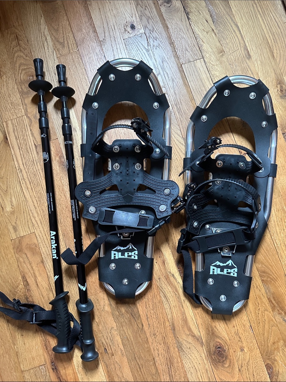 Alps Lightweight Aluminum Frame Outdoor Snowshoes with Carrying Tote Women’s